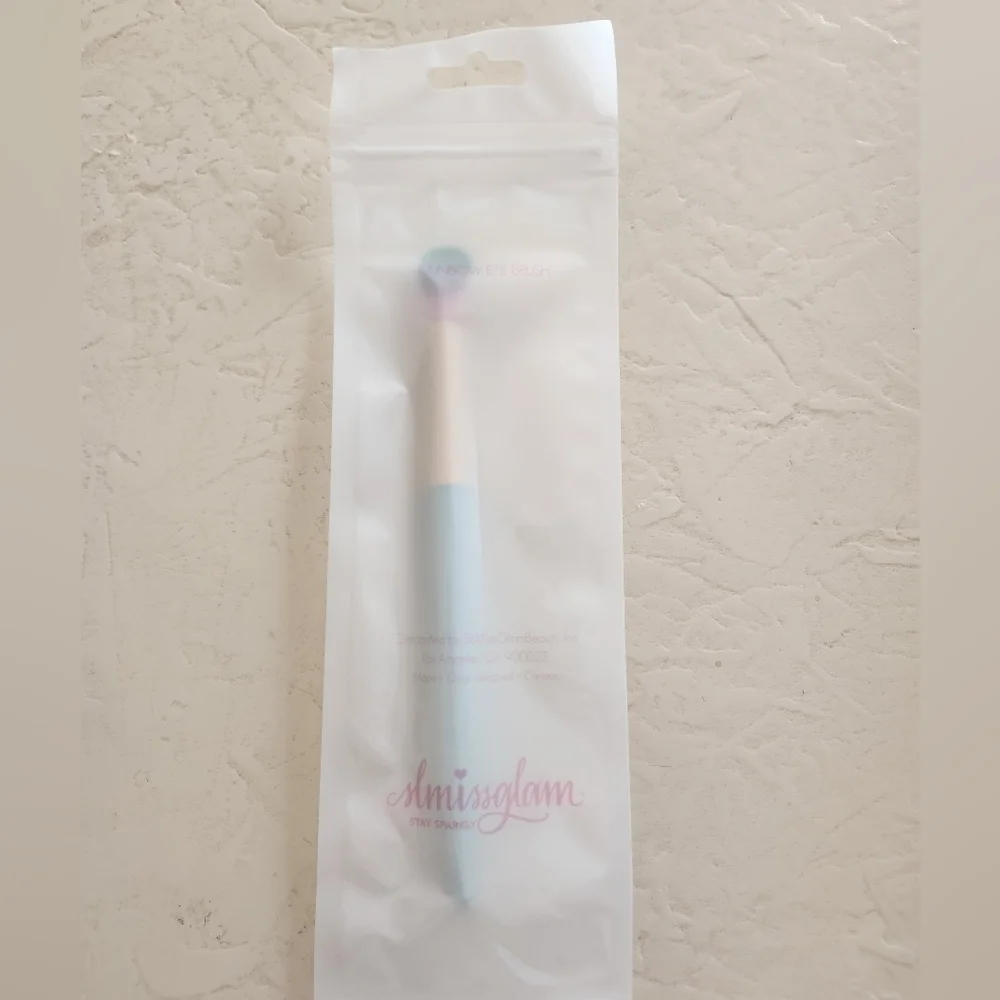 Slmissglam Rainbow eye brush NIP
